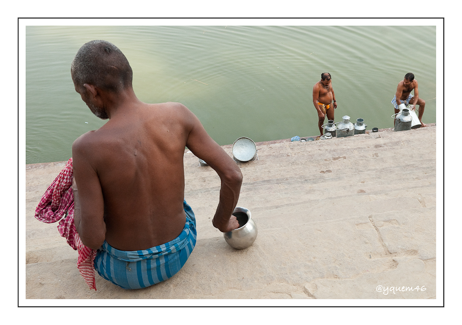 Le Gange et les bidons de lait